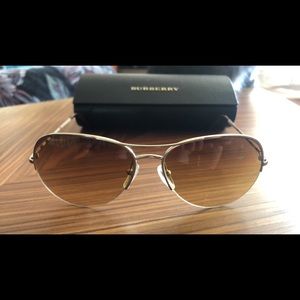 Burberry Pilot/ Aviator Sunglasses with case